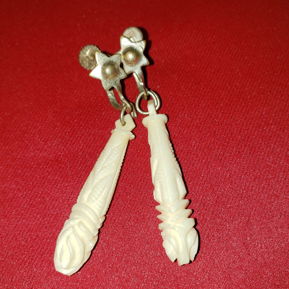 Vintage bone drop earrings.